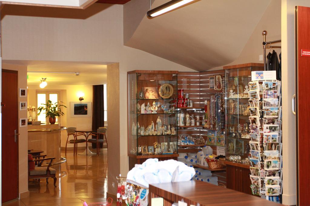 Hôtel Saint Sébastien Lourdes Esterno foto