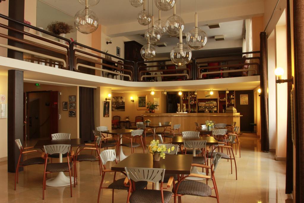 Hôtel Saint Sébastien Lourdes Esterno foto