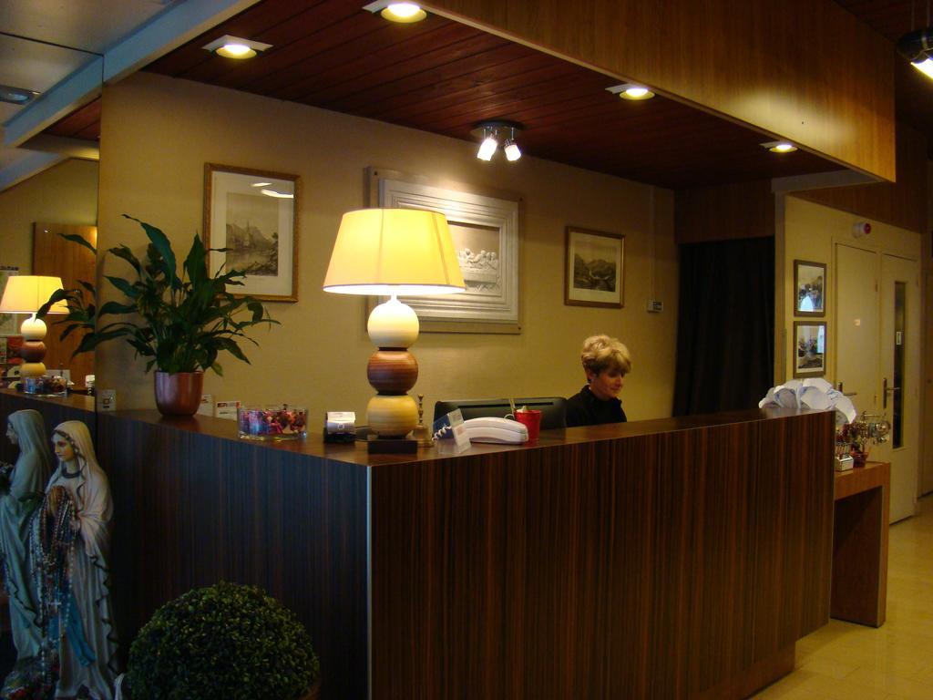 Hôtel Saint Sébastien Lourdes Esterno foto